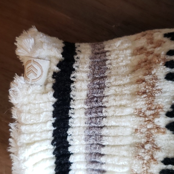 Isotoner NWOT Women's Chenille Snowflake Gloves - Picture 3 of 7